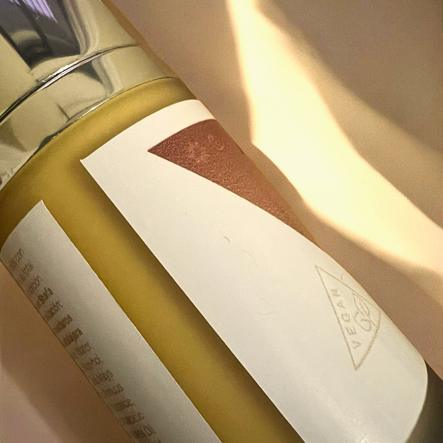 glowboost shafa cosmetics vegano con zanahoria enfoque textura