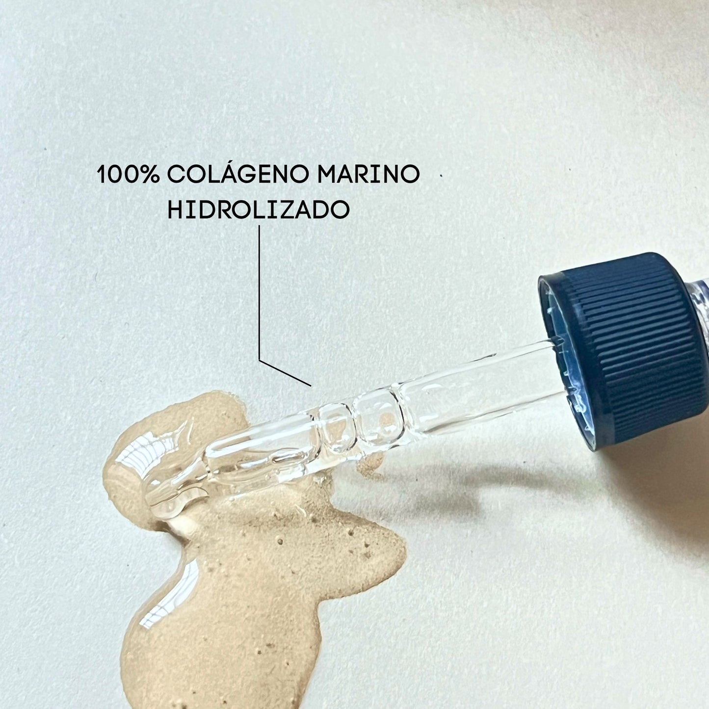 textura de pipeta colagenboost shafa cosmetics con texto 100% colágeno marino hidrolizado