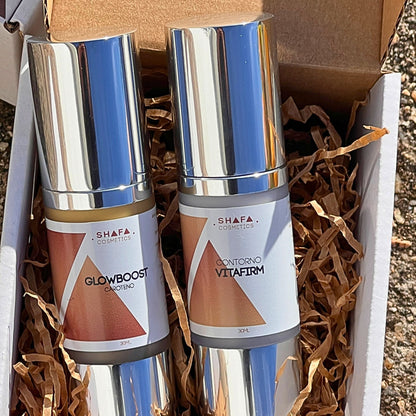 imagen de glowboost y contorno vitafirm dentro de una caja como parte del pack glow de shafa cosmetics